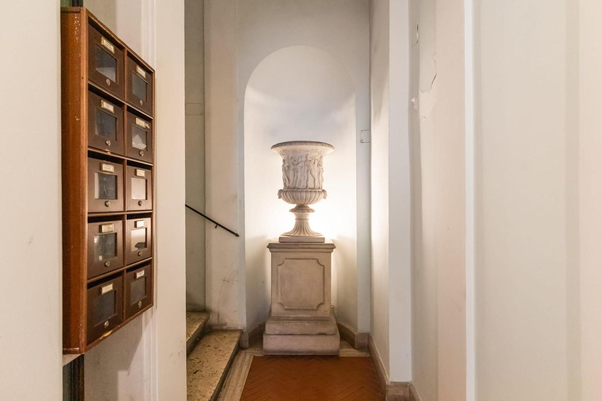 Piazza Mattei Terrace | Romeloft * Rom